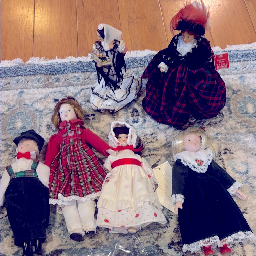 Classic Doll Set with colorful Outfits